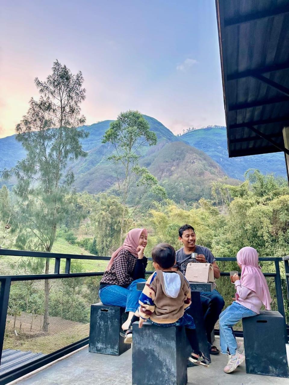 Bromo Dormitory & Cabin Екстериор снимка